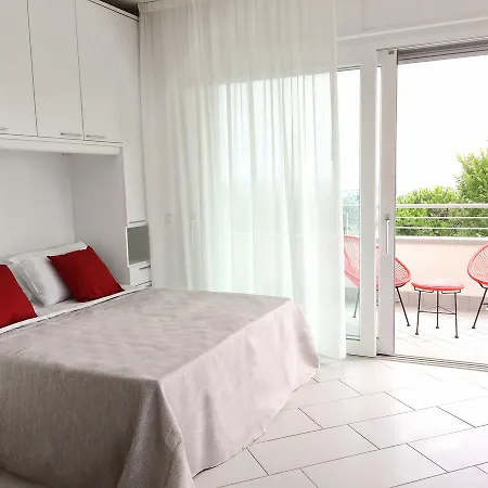 Flamingo 3*